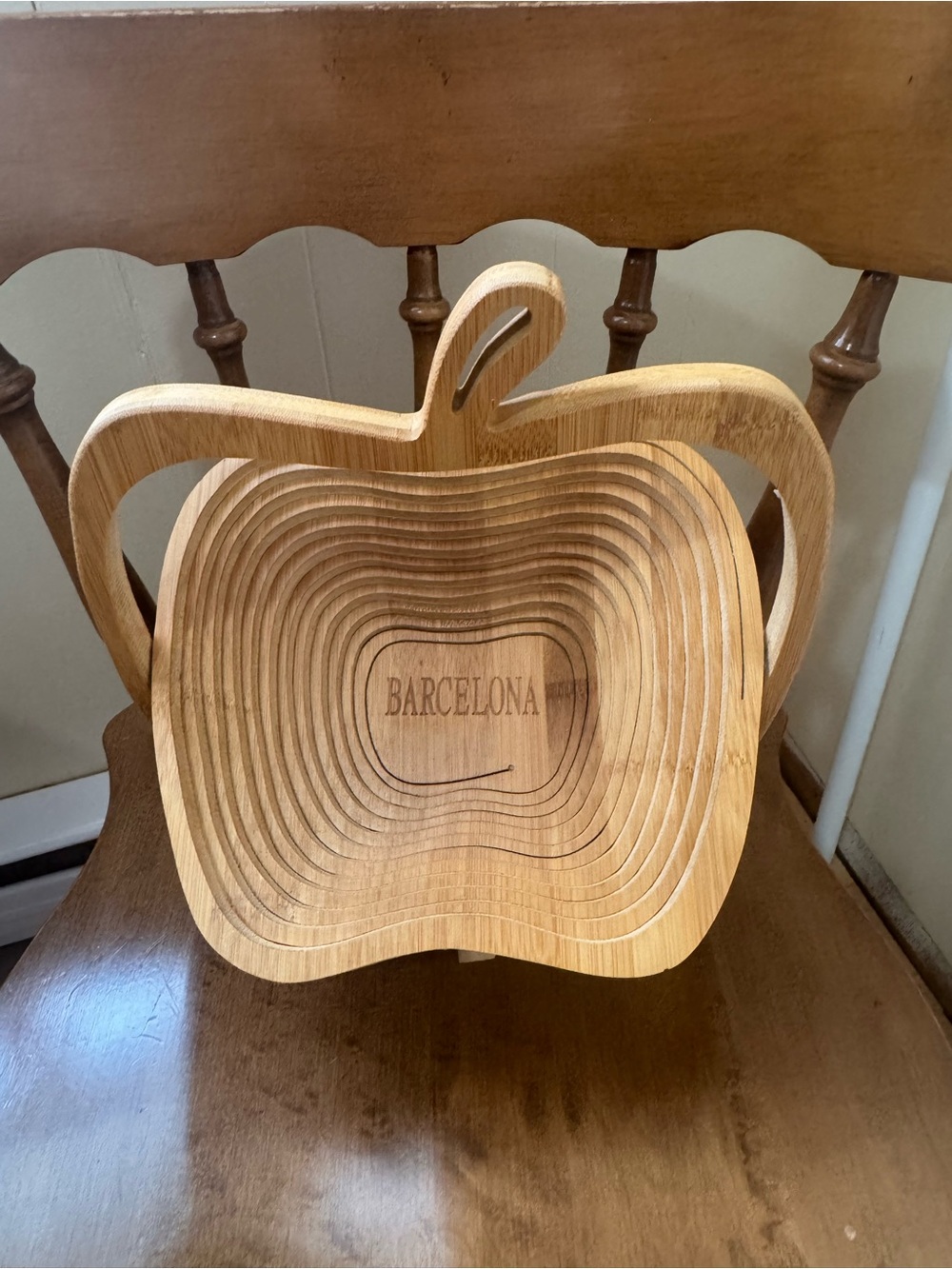 Vintage Barcelona Collapsible Wooden Apple Fruit Basket & Trivet